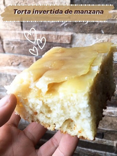 Una foto de Torta invertida de manzana 🍎🍰❤️