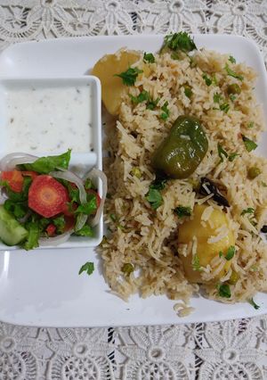A picture of Aloo and Matar pulao.