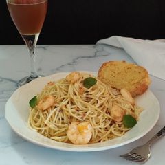 A picture of Garlic Shrimp Spaghetti Aglio Olio E Peperonico.