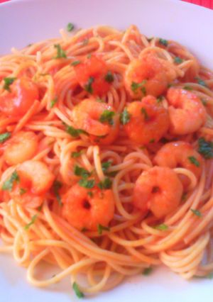 Una foto de Epaghetti de camarón