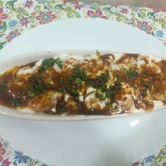 A picture of Dahi vada.