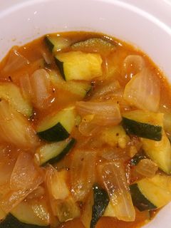Una foto de Verduras con tomate