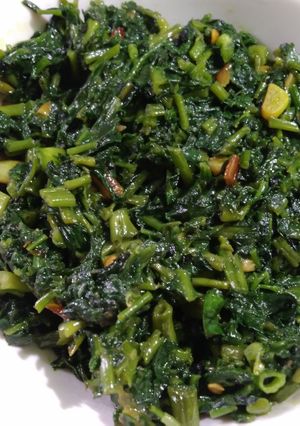কলমি রসুন ভাজি(Kalmi rasun vaji recipe in Bengali) রেসিপির প্রধান ছবি