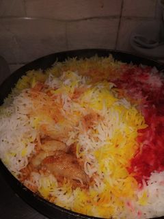 चिकन दम बिर्याणी (chicken dum biryani recipe in marathi) रेसिपी चे मुख्य फोटो 