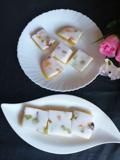 जेली फ्रूट केक(Jelly fruitcake recipe in Hindi) रेसिपी मुख्य फोटो