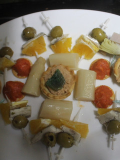 Una foto de Cena fria con entrantes