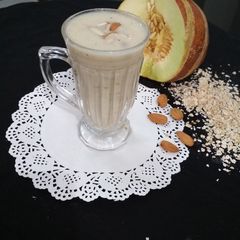 A picture of Muskmelon Oat almond smoothie.