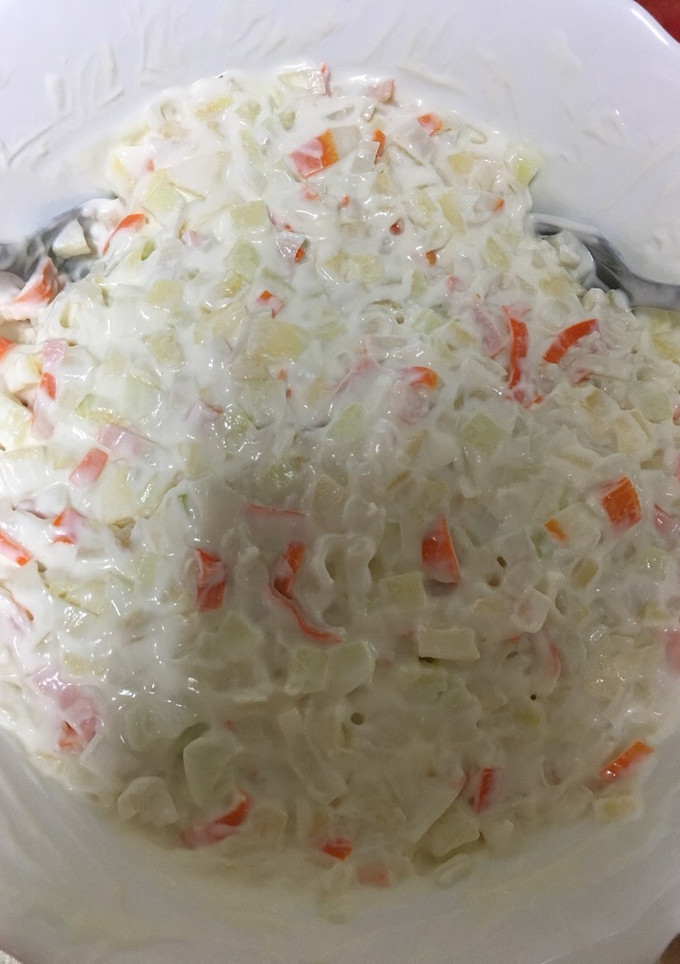 Una foto de Ensaladilla de manzana y palitos de cangrejo