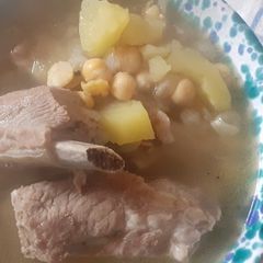 A picture of Chickpeas & pork soup.