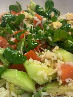 Una foto de Ensalada ligera con canónigos