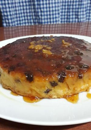 Una foto de Budín de pan, con leche condensada😋