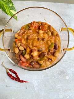 A picture of Easy chickpea and kidney beans chilli.