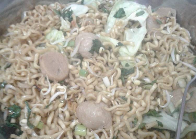 Langkah Mudah untuk Menyiapkan Mie goreng, Enak Banget