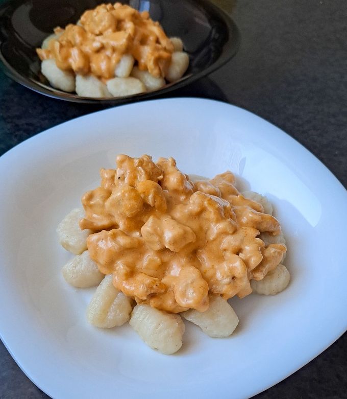 Sajtkrémes csirkemell recept fotója
