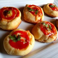 A picture of Easy pizza Buns.