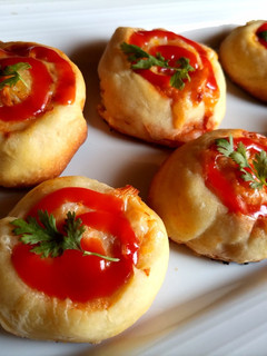 A picture of Easy pizza Buns.