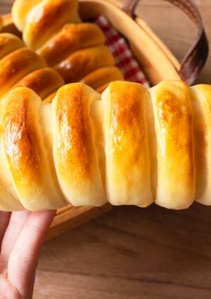 【COOKING BUBU】香濃蕃茄芝士醬麵包 |Tomato & Cheese Bread Recipe |トマトチーズパン 的食譜成品照片