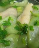 Canh mướp nấu chân gà