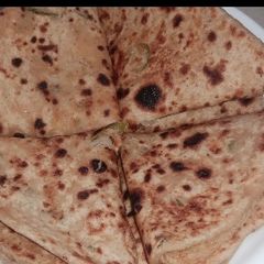 A picture of Mooli parantha.