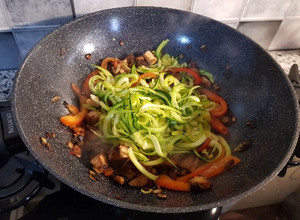 Una foto de Wok de Spaghettis de Nabo Zapallito y Tofu