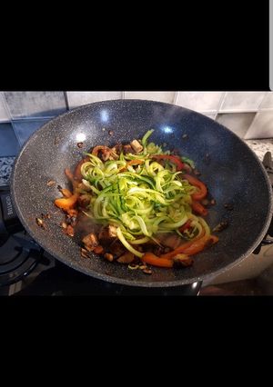 Una foto de Wok de Spaghettis de Nabo Zapallito y Tofu