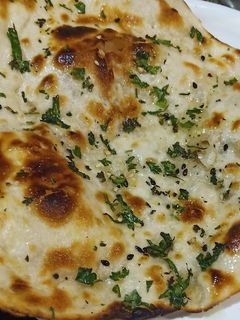 ગાર્લિક નાન (Garlic Nan Recipe In Gujarati) રેસીપી મુખ્ય ફોટો