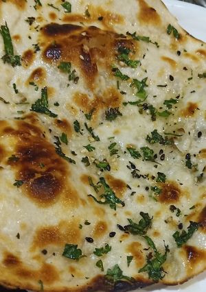 ગાર્લિક નાન (Garlic Nan Recipe In Gujarati) રેસીપી મુખ્ય ફોટો