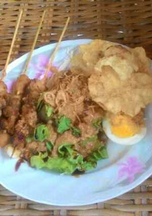 Foto resep Gado-gado sate ayam bakar bumbu kacang ala Cut Dewi