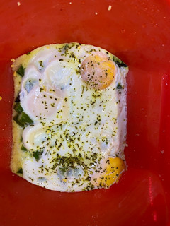 Una foto de Huevos y espárragos al Lekué