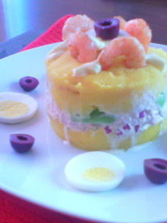 Una foto de Causa limeña de camarón
