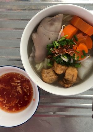 Hình của món Chân giò nấu nui.
