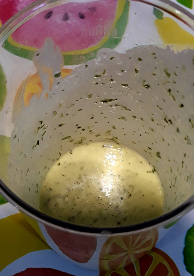 Una foto de Salsa, vinagreta de ajo y perejil