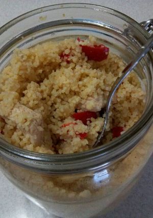Foto principal de Cuscús con pollo cocinado en el lavaplatos