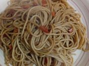 Una foto de espagueti con soya