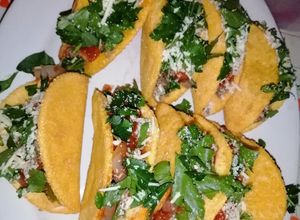 Una foto de Tacos mexicanos (crujientes) 🌮 🌮