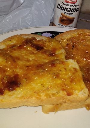 Una foto de Pan con mermelada apresurada. 🍁