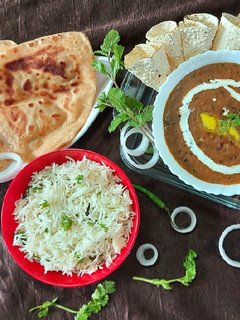 દાલ મખની અને જીરા રાઇસ (Dal makhni and Jeera rice recipe in gujarati) રેસીપી મુખ્ય ફોટો