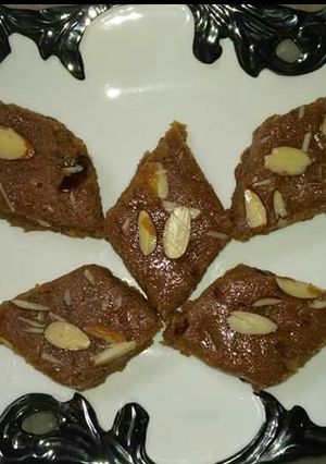 A picture of Chocolate gud papdi.