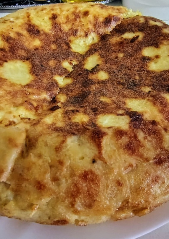 Una foto de Tortilla Española de patatas y cebolla