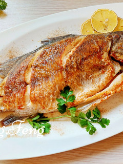 香煎椒鹽鱸魚 的食譜成品照片