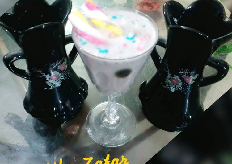 Simple Way to Prepare Perfect Marshmallow Cookies Shake