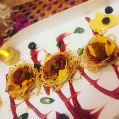 A picture of Spaghetti meat ball nest.