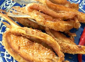 Hình của món Lườn cá hồi chiên muối ớt.