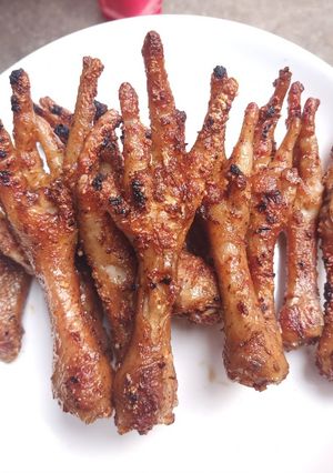 Hình của món Chân gà nướng.