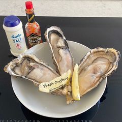 A picture of Fresh Oysters.