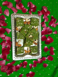 मटर की मिठाई (Matar ki mithai recipe in hindi) रेसिपी मुख्य फोटो