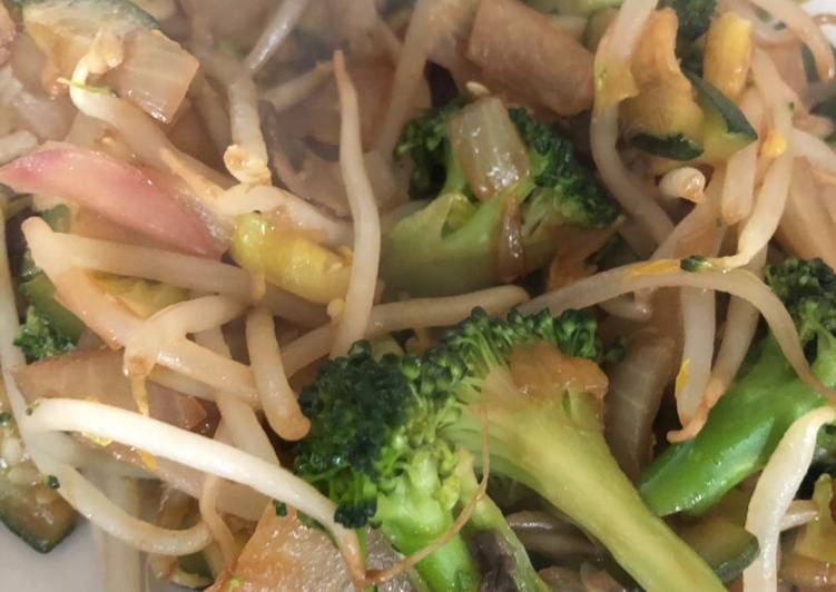 How to Prepare Super Quick Homemade Green Veg StirFry with Beanshoots