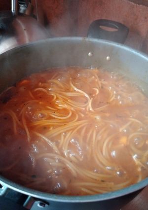Una foto de Guisito de fideos largos