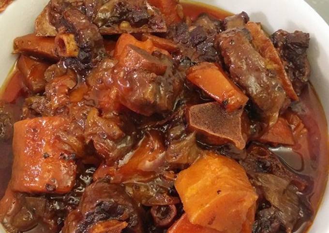 Resep Red wine oxtail yang Lezat