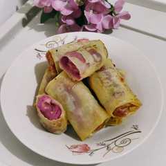 A picture of Lumpia Ubi Ungu.
